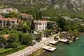 Villa de 4 dormitorios 420 m² Dobrota, Montenegro