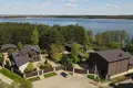 Casa de campo 652 m² Miadzielski sielski Saviet, Belarús