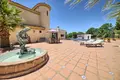 4-Schlafzimmer-Villa 309 m² Estepona, Spanien