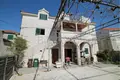 7 room house 300 m² Slatine, Croatia