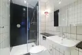 3 bedroom apartment 87 m² in London, United Kingdom