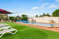 Villa de 4 dormitorios 230 m² Daya Vieja, Španjolska