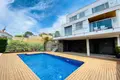 3 bedroom villa 245 m² Canyelles, Spain
