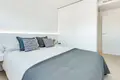 Mieszkanie 2 pokoi 87 m² Torrevieja, Hiszpania