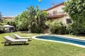 4 bed villa with cinema room and private pool