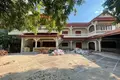 Villa 11 chambres 520 m² en Sangkat Phsar Daeum Thkov, Cambodge