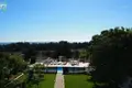 5-Schlafzimmer-Villa 280 m² Estepona, Spanien