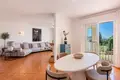 5 bedroom house 275 m² Dos Hermanas, Spain