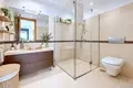 4 bedroom apartment 235 m² Marbella, Spain