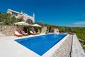 Villa mit 2 Schlafzimmern 300 m² Tivat, Montenegro
