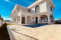 Casa grande 8 habitaciones 1 200 m² Dosemealti, Turquía