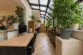 Commercial property 10 rooms 380 m² in Warsaw, Poland