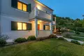Casa 4 habitaciones 330 m² Grad Omis, Croacia