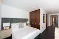 2 bedroom apartment 80 m² in London, United Kingdom