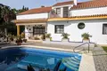 Haus 5 Schlafzimmer 237 m² Dos Hermanas, Spanien