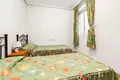 Mieszkanie 2 pokoi 75 m² Torrevieja, Hiszpania