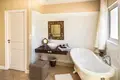 Вилла 4 спальни 300 м² Биот, Франция