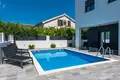 Haus 6 Schlafzimmer 235 m² Opcina Vrsi, Kroatien