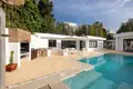 Haus 6 Schlafzimmer 360 m² Dos Hermanas, Spanien