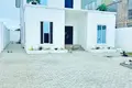 Dom 4 pokoi  Dzorwulu, Ghana