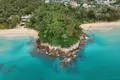 Na sprzedaż 4-gwiazdkowy hotel z 256 pokojami, w pobliżu plaży Surin na Phuket, zaledwie 150 metrów.