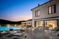 4 bedroom house 435 m² Motovun, Croatia