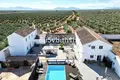 Haus 7 Schlafzimmer 600 m² Dos Hermanas, Spanien