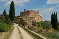 Commercial property 600 m² in Lucca, Italy