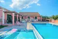 Hotel 400 m² in Livadi, Greece