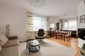 Mieszkanie 3 pokoi 77 m² Warszawa, Polska