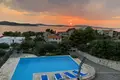 Дом 3 спальни 328 м² Шибеник, Хорватия