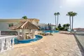 Haus 5 Schlafzimmer 753 m² Dos Hermanas, Spanien