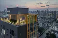 Kompleks mieszkalny High-rise residence with a swimming pool and lounge areas in a posh neighborhood of Bangkok, Thailand