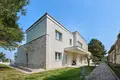 5-Schlafzimmer-Villa 801 m² Umag, Kroatien