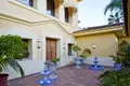7 bedroom house 1 592 m² Marbella, Spain