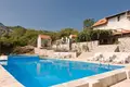 Mansion 7 bedrooms 300 m² Morinj, Montenegro
