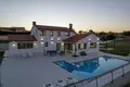 Casa 3 habitaciones 230 m² Motovun, Croacia