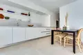 Mieszkanie 2 pokoi 141 m² Torrevieja, Hiszpania