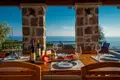 Villa mit 2 Schlafzimmern 300 m² Tivat, Montenegro