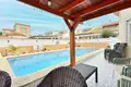 Villa de tres dormitorios 75 m² Orihuela, Španjolska