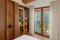Villa de 4 dormitorios 420 m² Dobrota, Montenegro