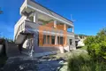 Casa 8 habitaciones 345 m² Bashkia Durres, Albania