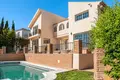 Haus 4 Schlafzimmer 356 m² Dos Hermanas, Spanien