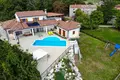 Casa 4 habitaciones 398 m² Opcina Zminj, Croacia