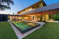 6-Schlafzimmer-Villa 899 m² Marbella, Spanien