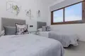 Mieszkanie 3 pokoi 70 m² Torrevieja, Hiszpania