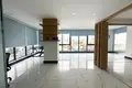 Propiedad comercial 2 habitaciones 100 m² en Sangkat Boeung Kak Ti Muoy, Camboya