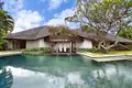 Villa mit 2 Schlafzimmern 283 m² Kerobokan Kelod, Indonesien