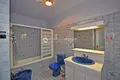 Villa de tres dormitorios 230 m² en Francia, Francia