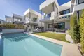 4 bedroom house 280 m² Dos Hermanas, Spain